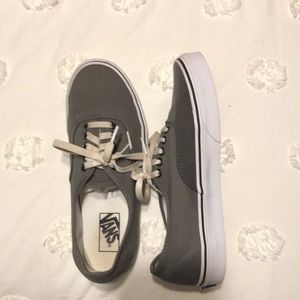 Men’s Size 8 lace up Vans